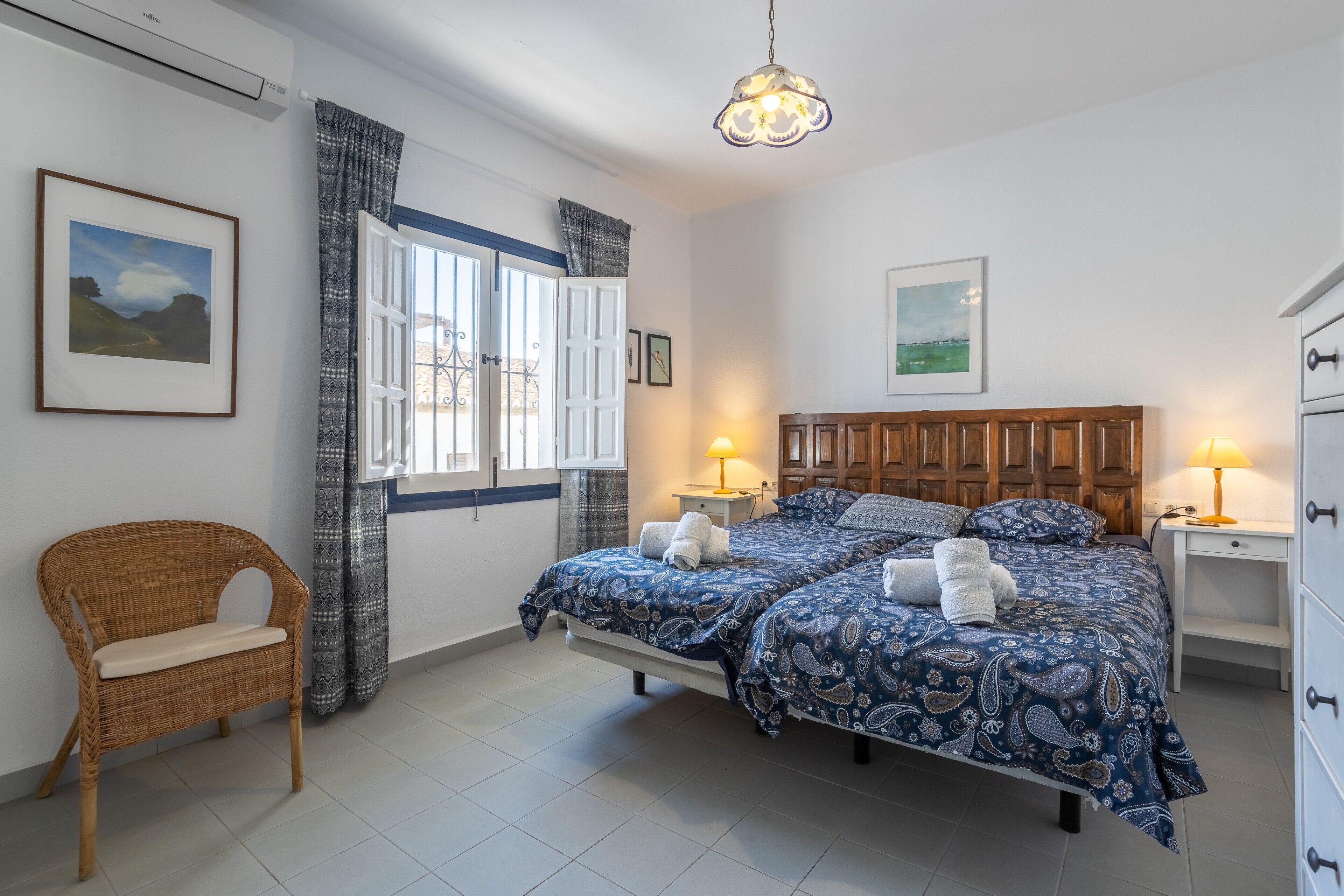 2 bedrooms, iron/ironing board, free WiFi, bed sheets