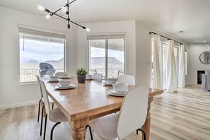 Dining - Mtn-View Resort Condo, 5 Mi to Dtwn St George (St. George)