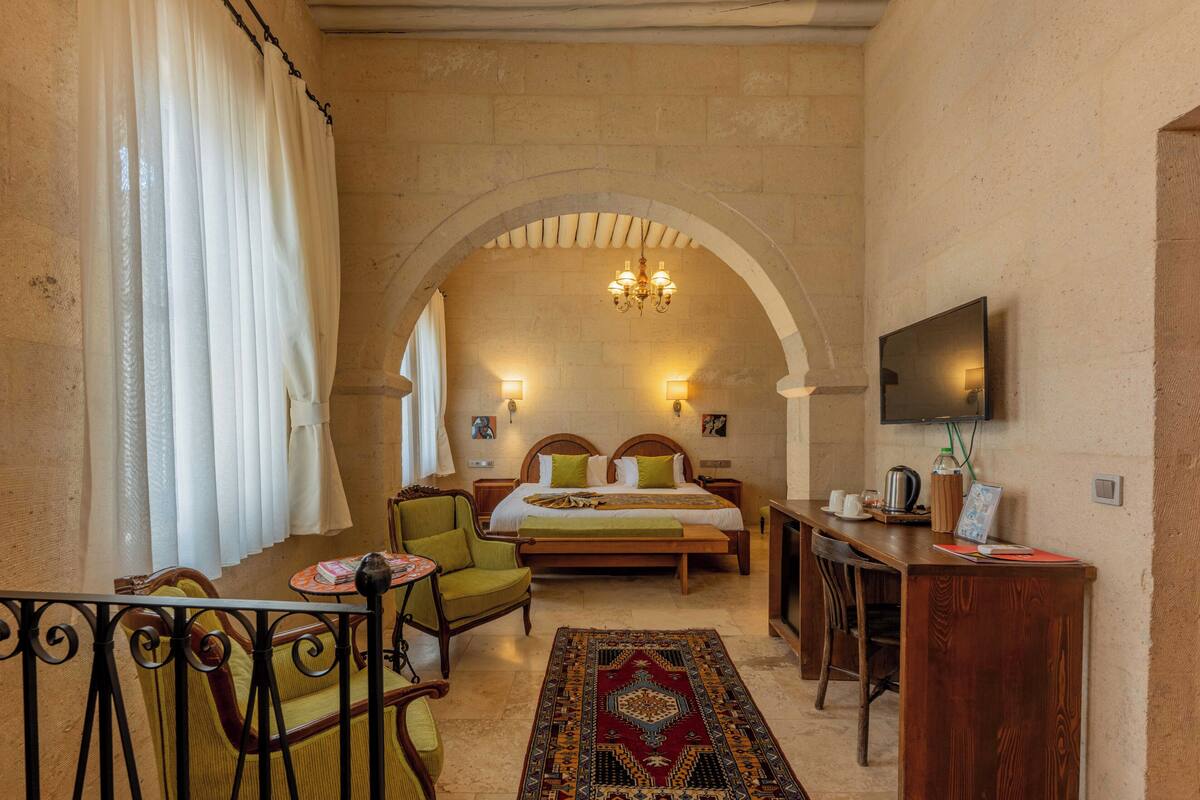 World - Half Stone Half Cave & View & Standard Room | Ausblick vom Zimmer