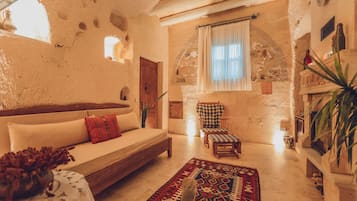 Mars | Premium bedding, Select Comfort beds, minibar, in-room safe