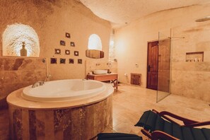Jupiter - Fully Cave & Jacuzzi | Bathroom | Hair dryer, bathrobes, slippers, towels - Peristyle Cave Cappadocia - Special Class (Nevsehir)