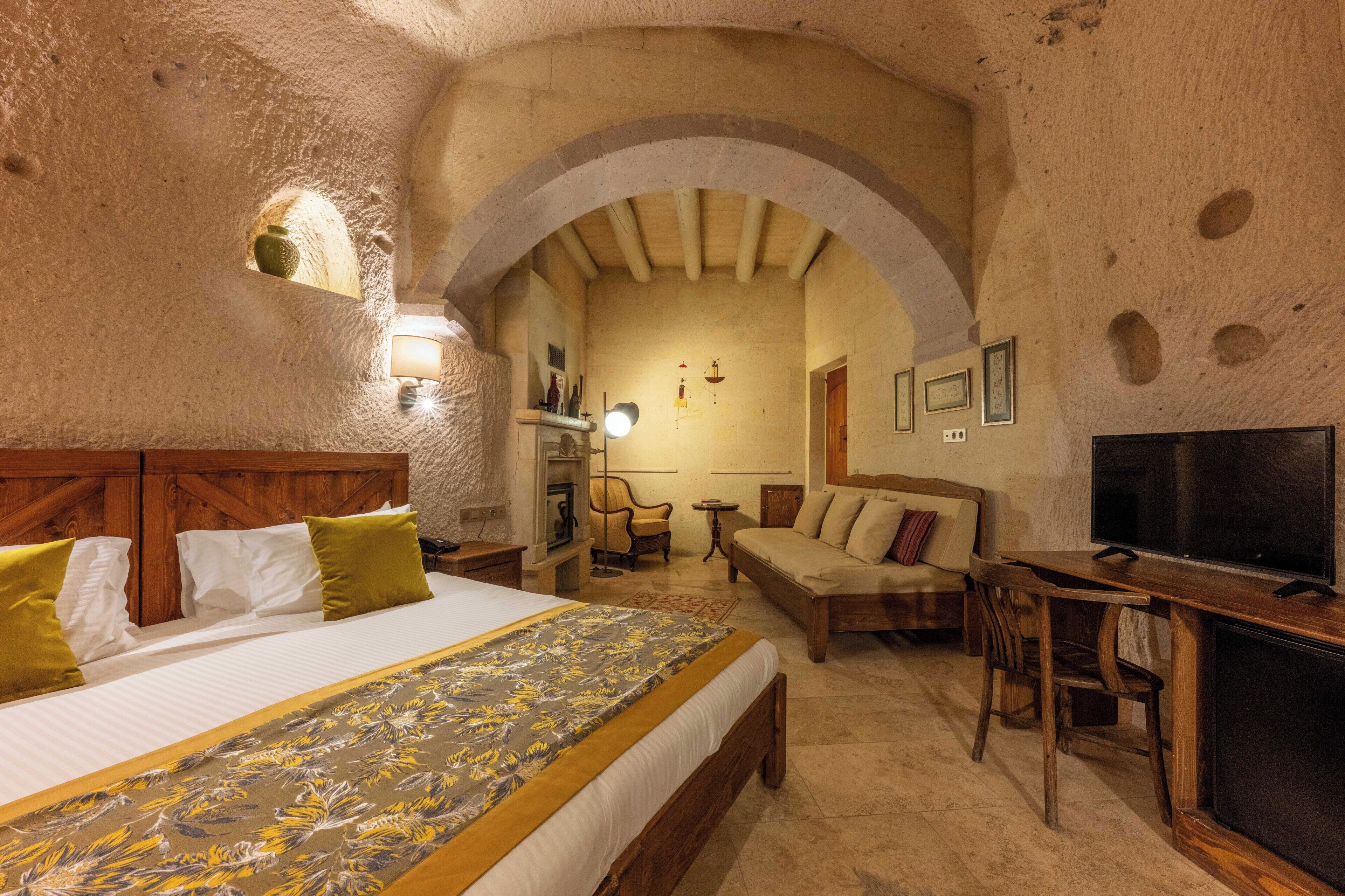 Saturn - Fully Cave & Fireplace & Turkish Bath