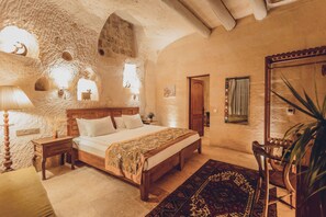 Jupiter | Premium bedding, Select Comfort beds, minibar, in-room safe - Peristyle Cave Cappadocia - Special Class (Nevsehir)