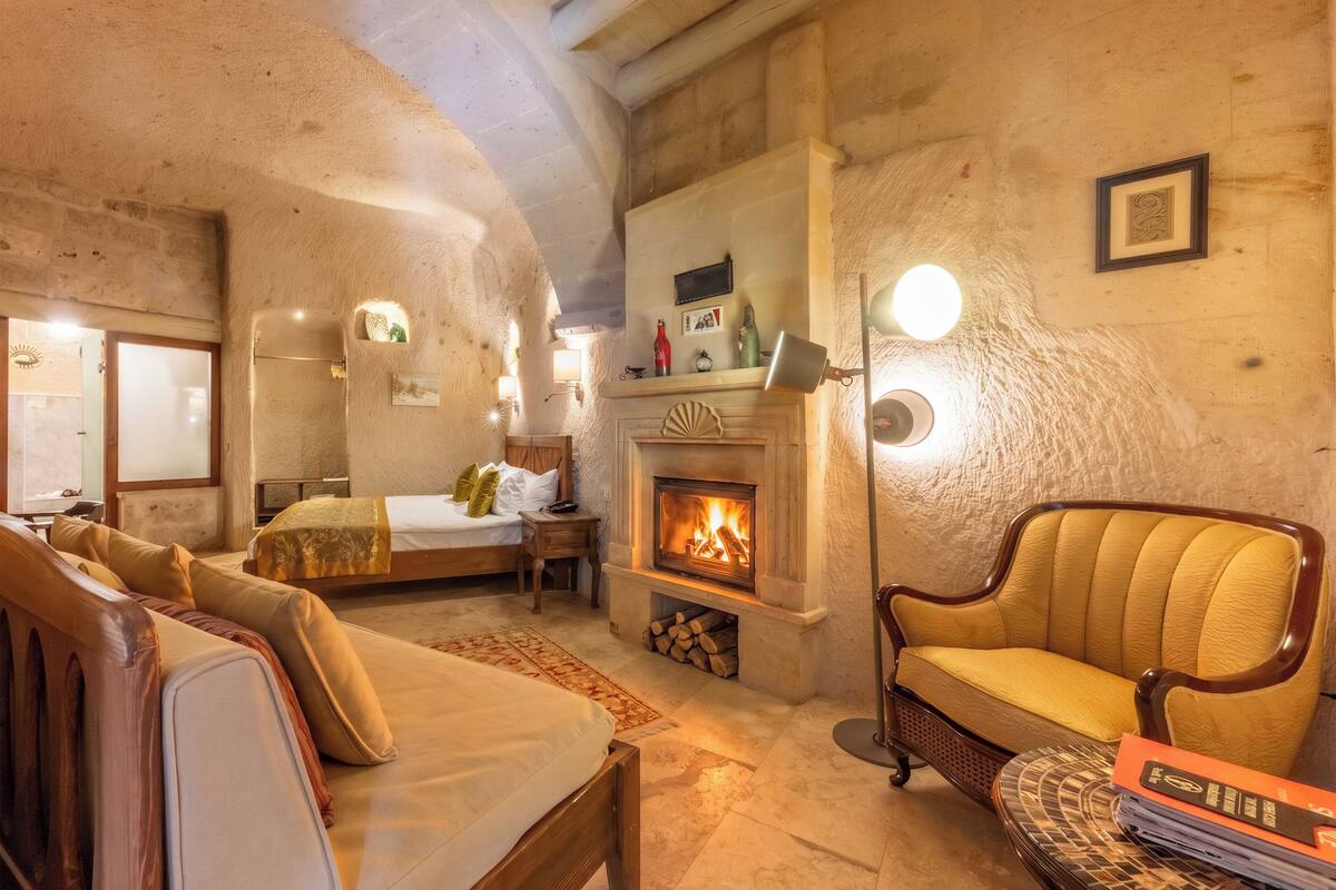 Saturn - Fully Cave & Fireplace & Turkish Bath | Ausblick vom Zimmer