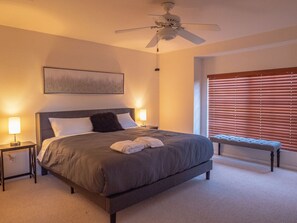 4 bedrooms, iron/ironing board, free WiFi, bed sheets