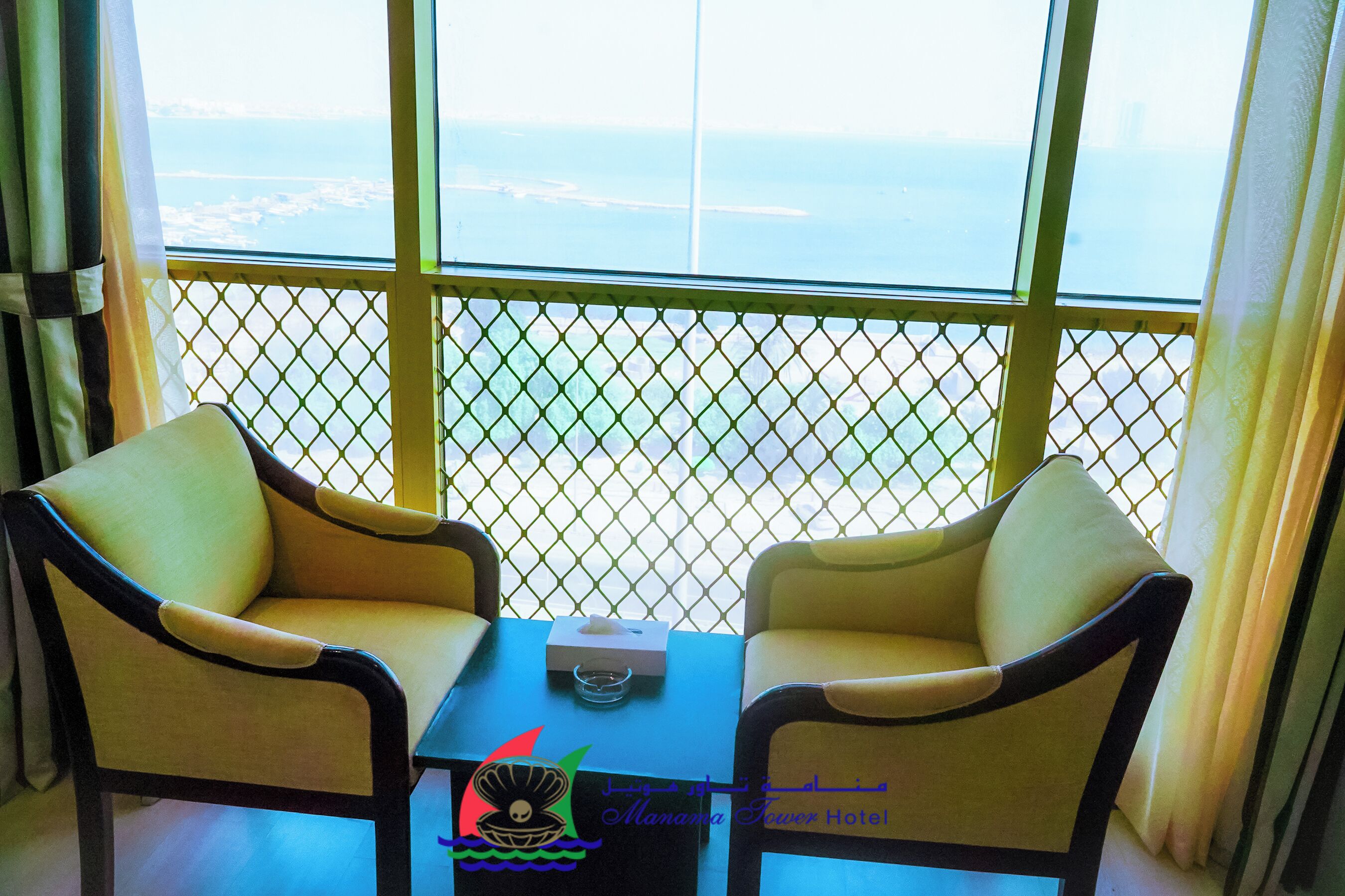 Junior Room | Minibar, in-room safe, desk, laptop workspace