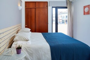 2 chambres, fer et planche à repasser, Wi-Fi, literie fournie
