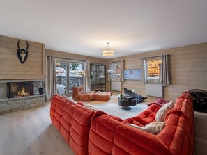 TV, fireplace - Modern apartment for 8 guests in Méribel with parking (Méribel)