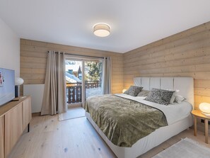 4 bedrooms, free WiFi, bed sheets