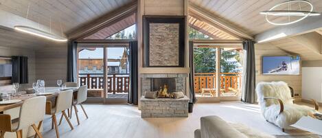 Télévision, cheminée