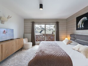 4 bedrooms, free WiFi, bed sheets