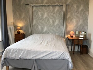 3 chambres, accès au Wi-Fi (inclus), literie fournie