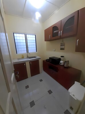 Fridge, microwave, stovetop, electric kettle