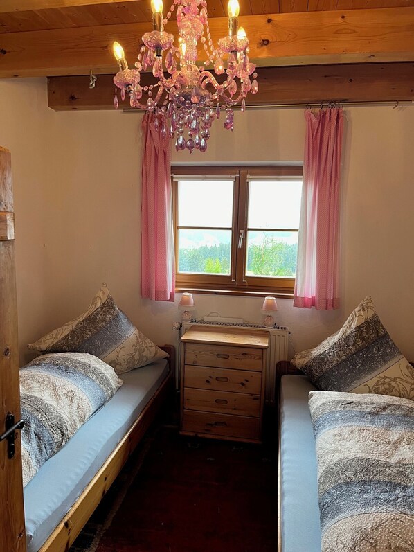 صورة غير مصنفة، 1 من 14، زرّ