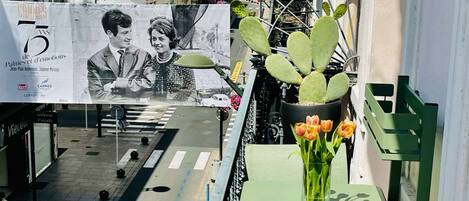 تناول الطعام بالخارج