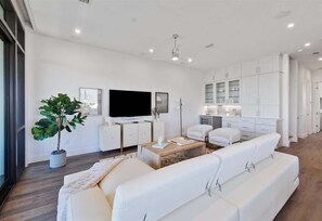 TV, fireplace, offices - Gulf Views - Rooftop Deck- Private Poolside Cabana (Santa Rosa Beach)