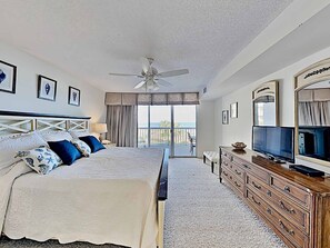3 bedrooms, iron/ironing board, free WiFi, bed sheets - Warwick 203 Oceanfront - Great views of Ocean and Pool, Clubhouse Access (Pawleys Island)