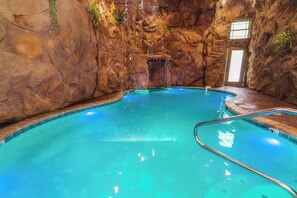 Pool - Cave Mountain Lodge: INDOOR POOL! Mtn Views! Theater, Games, Hot tub, Signature! (Sevierville)