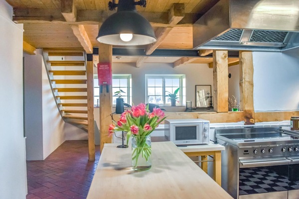 Geladeira, lava-louças, cafeteira/chaleira