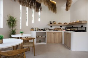 Free daily on-the-go breakfast