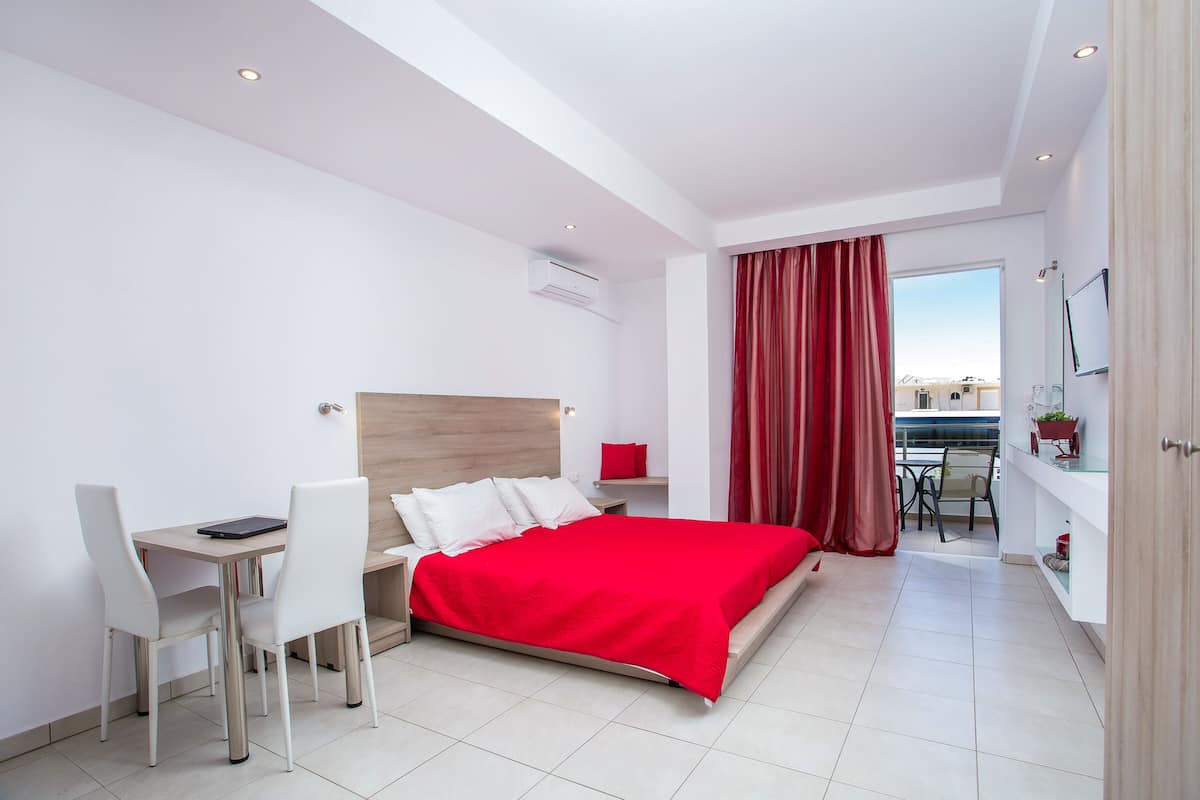 Superior Double Room | 1 bedroom, hypo-allergenic bedding, minibar, in-room safe