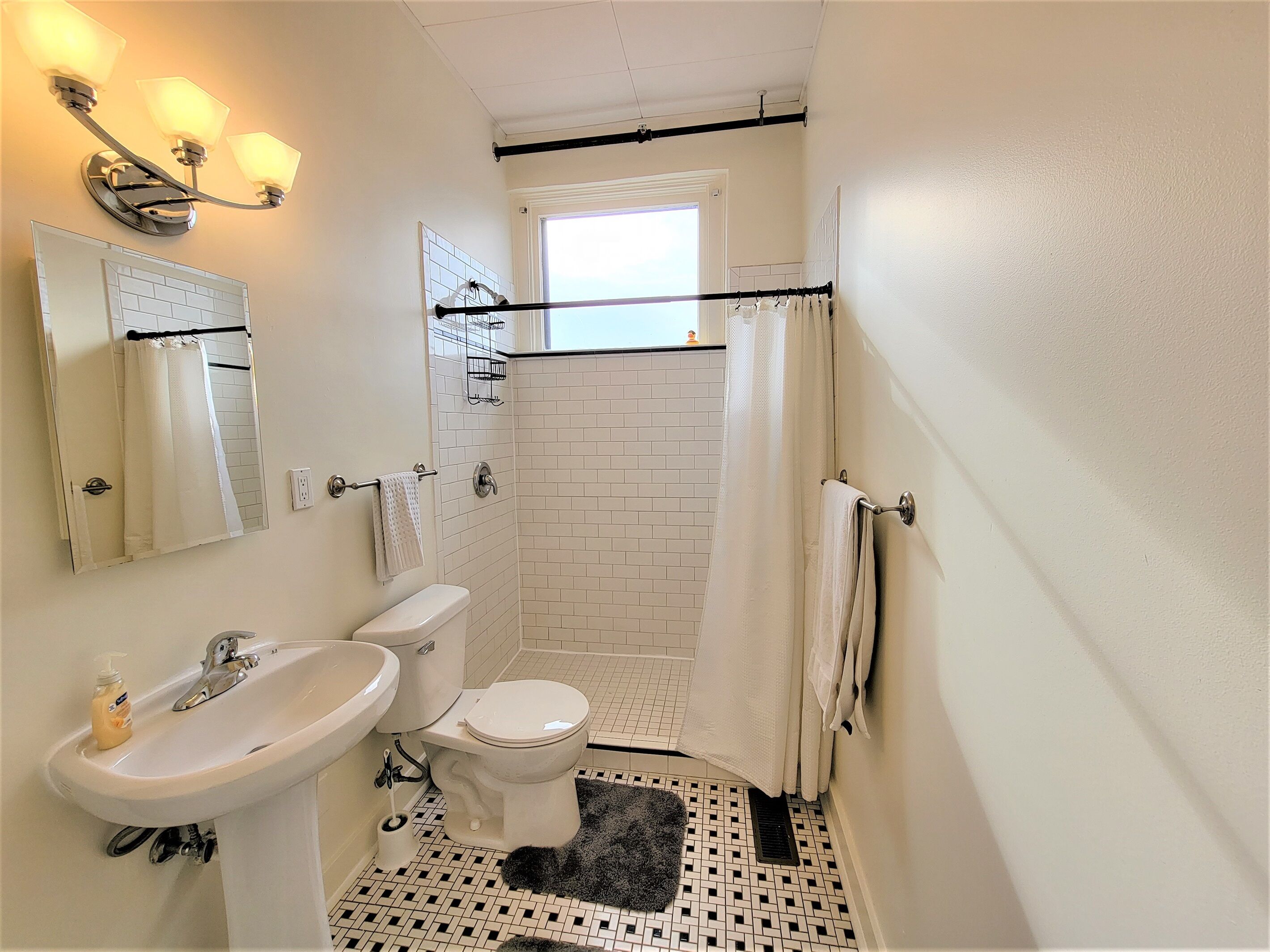 Shower, towels