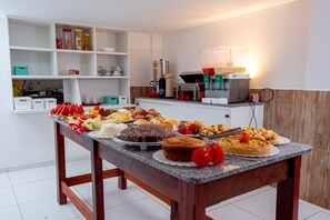 Tägliches inbegriffenes Frühstücksbuffet