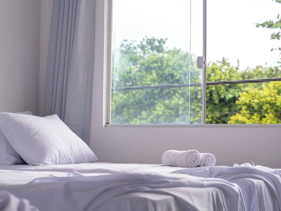 Minibar, escritorio, tabla de planchar con plancha y wifi gratis