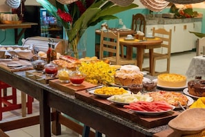 Free daily buffet breakfast - Hotel do Pescador (Cairu)