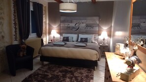 4 Schlafzimmer, Schreibtisch, Bügeleisen/Bügelbrett, Reisekinderbett