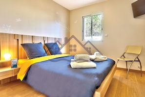 4 slaapkamers, een strijkplank/strijkijzer, wifi, beddengoed