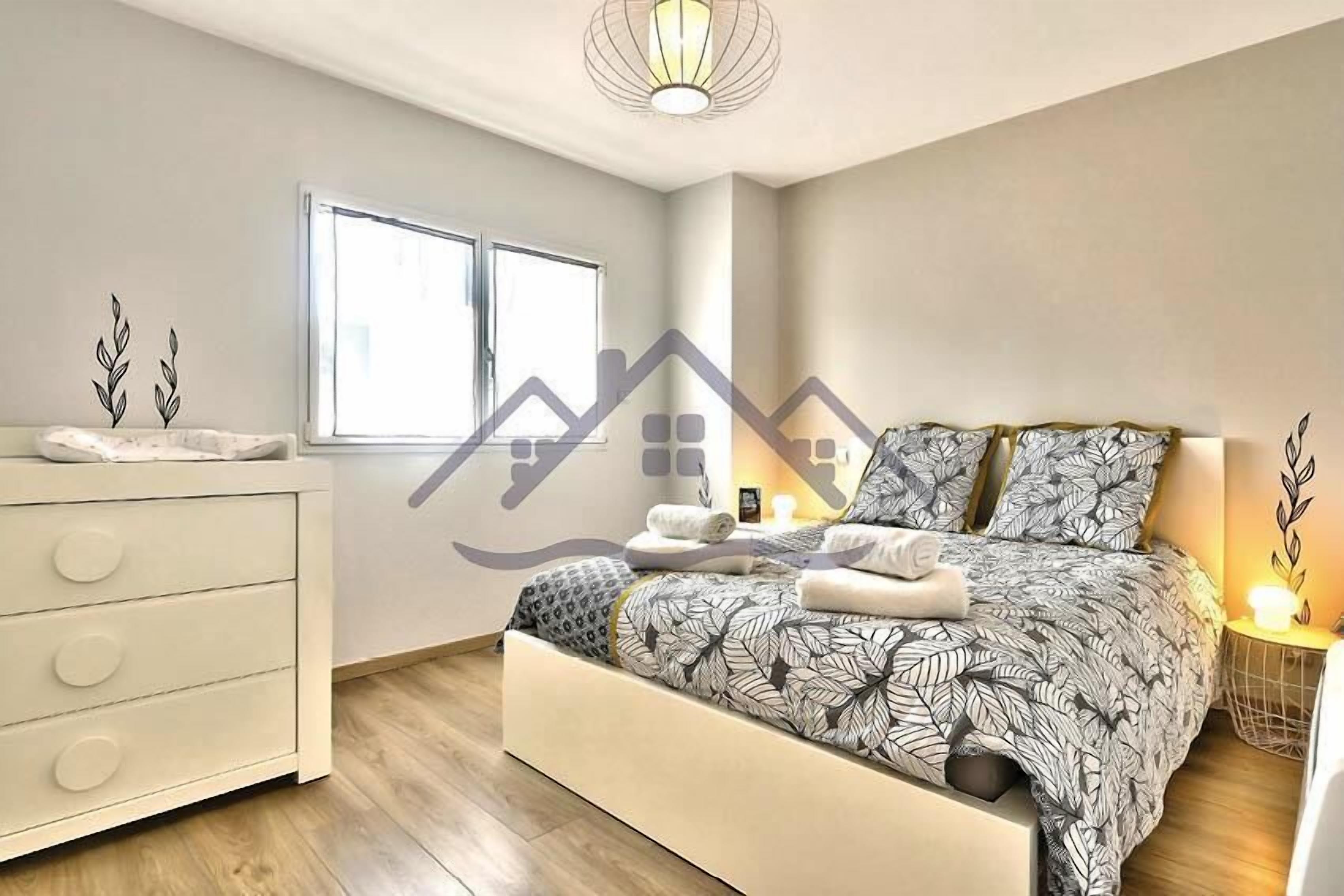 1 chambre, lit parapluie, accès Internet