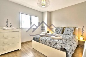 1 chambre, lit parapluie, accès Internet