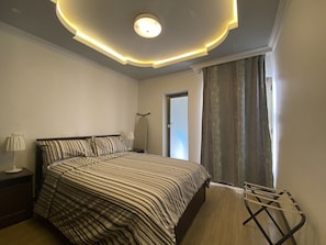 2 chambres, fer et planche à repasser, Wi-Fi gratuit, draps fournis