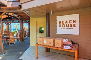 Outdoor dining - Exclusive Golf Course Family Oasis at Kuilima East w/Pool-Bbq Grill-Parking (Kahuku)