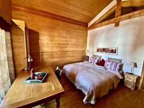 5 chambres, bureau, Wi-Fi, draps fournis