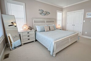 5 bedrooms, iron/ironing board, Internet, bed sheets