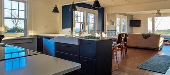 Waterview Cottage on the Currituck Sound with Private Dock & Kayaks