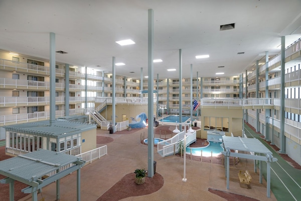 Lämmitetty uima-allas