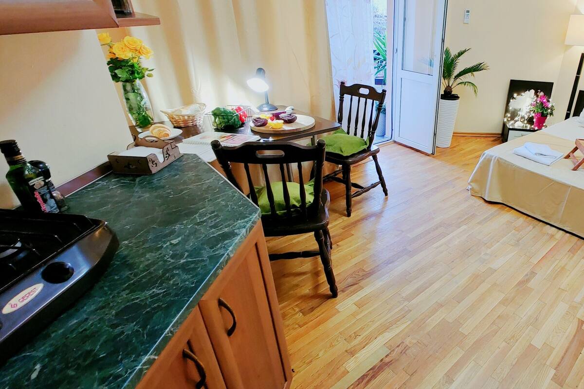 Estudio Deluxe | Cocina privada | Frigobar