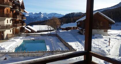 Chalet triplex Parc aux Etoiles 8 pers. in Puy-Saint-Vincent 1800, ski in ski out