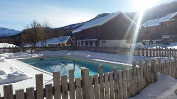 Piscine extérieure, piscine chauffée