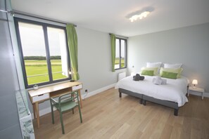 5 chambres, fer et planche à repasser, lit parapluie, Wi-Fi gratuit