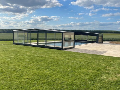 Large 15-person gite with swimming pool