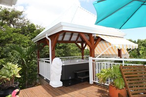 Bain à remous extérieur