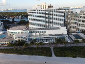 Exterior - Amazing ocean view studio 14 floor. Free valet parking. (Miami)