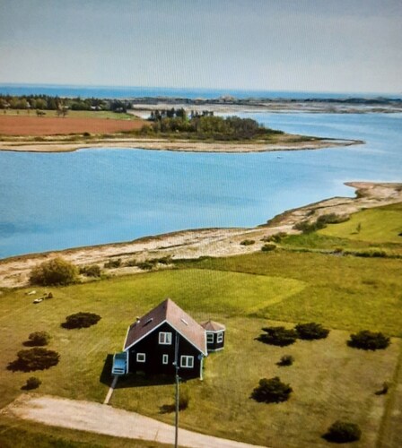 Coastal Blue at Brackley 
3 Bedroom Cottage minutes from Brackley Beach 