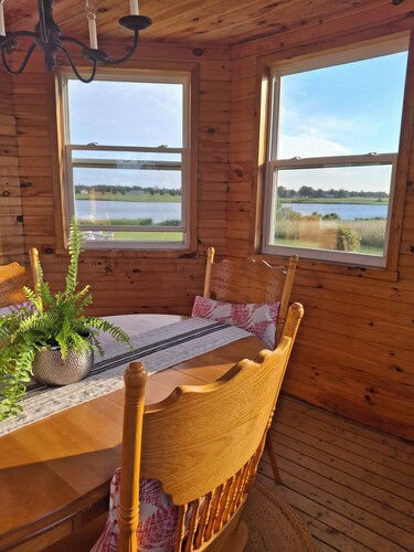 Coastal Blue at Brackley 
3 Bedroom Cottage minutes from Brackley Beach 