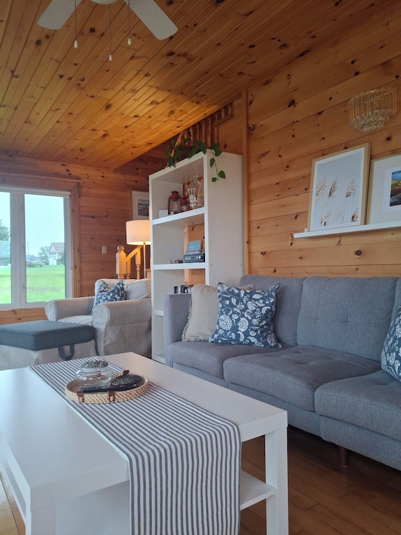 Coastal Blue At Brackley 3 Bedroom Cottage Minutes From Brackley Beach - Prince Edward Island