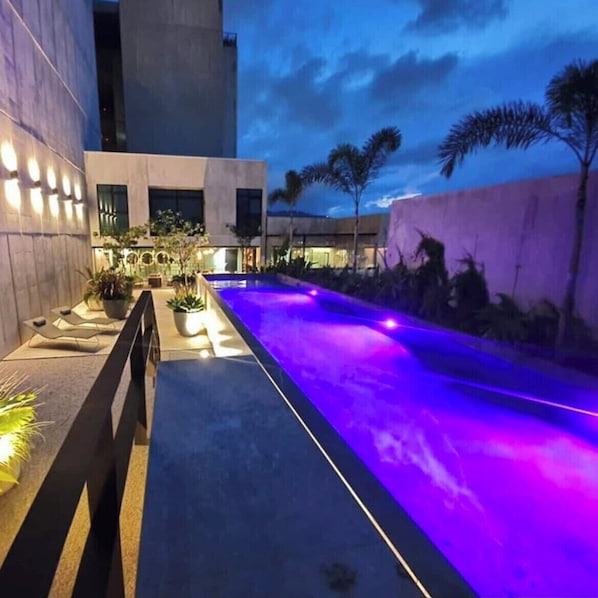 Outdoor pool, a heated pool